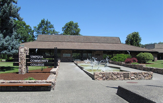 Atirador na escola tcnica Umpqua Community College, no Oregon, nos Estados Unidos
