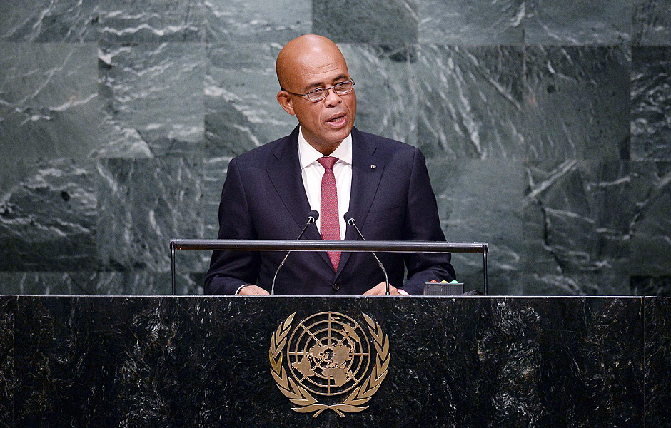 O presidente do Haiti, Michel Martelly, discursa durante a Assembleia Geral da ONU, na ltima semana; EUA discutiu cancelar eleies que o levariam ao poder