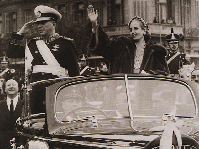 Em 4 de junho de 1952, posse de Pern, um apoio foi colocado no carro para que Evita pudesse acompanh-lo