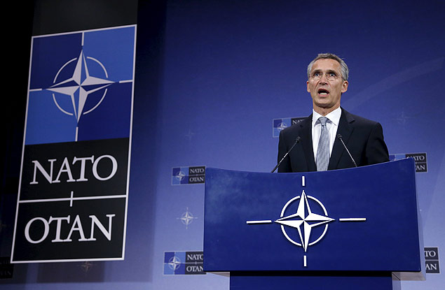 NATO Secretary General Jens Stoltenberg addresses a news conference during a NATO defence ministers meeting at the Alliance headquarters in Brussels, Belgium October 8, 2015. NATO said it was prepared to send troops to Turkey to defend its ally after violations of Turkish airspace by Russian jets bombing Syria and Britain scolded Moscow for escalating a civil war that has already killed 250,000 people. REUTERS/Francois Lenoir ORG XMIT: FLR19