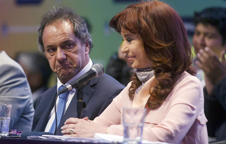 Daniel Scioli, candidato governista  Presidncia argentina, durante evento com Cristina Kirchner 