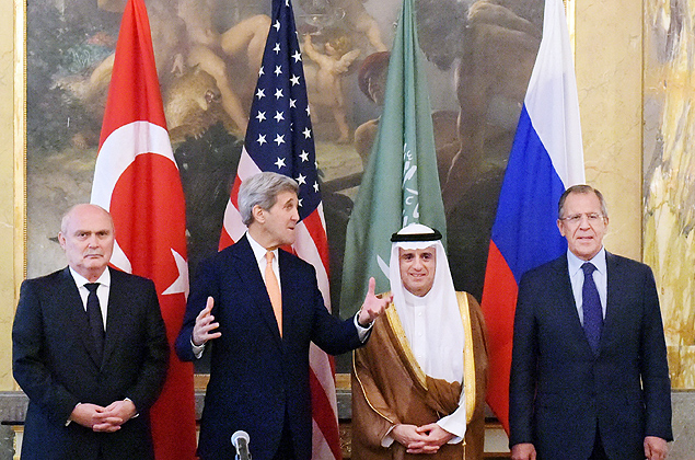 Feridun Sinirlioglu (Turquia), John Kerry (EUA), Adel al-Jubeir (A. Saudita) e Sergui Lavrov (Rssia)