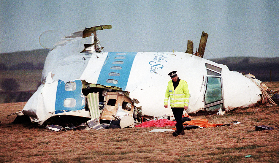 (FILES) A file picture taken in Lockerbie on December 22, 1988, shows the wreckage of Pan Am flight 103 aircraft that exploded killing all 259 people aboard. Scottish prosecutors on October 15, 2015 said they had identified two new Libyan suspects in the bombing of a Pan Am jet over the Scottish town of Lockerbie in 1988, which killed 270 people. AFP PHOTO / ROY LETKEY/FILES ORG XMIT: DOC13