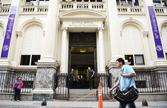 Prdio do Banco Central da Argentina, que foi alvo de operao de busca e apreenso nesta tera (17) 
