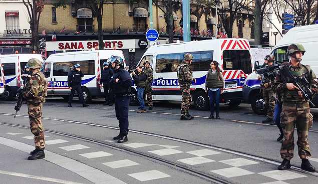 Operao antiterror em Saint-DenisCrdito: Leandro Colon/Folhapress