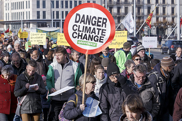 Marcha do clima em Genebra (Sua), no sbado (28), dias antes da COP21, em Paris