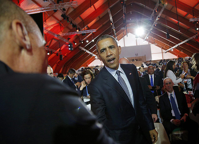 U.S. President Barack Obama (C) attends the opening ceremony of the World Climate Change Conference 2015 (COP21) at Le Bourget, near Paris, France, November 30, 2015. REUTERS/Thibault Camus/Pool ORG XMIT: XTC121