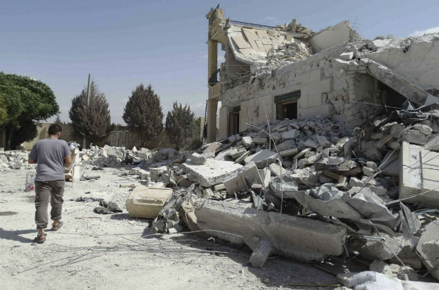 Prdio que era usado pela Frente Al-Nusra em Aleppo (Sria) e foi destrudo por ataques da coalizo