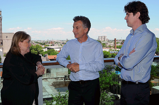 Macri (centro) com a futura chanceler, Susana Malcorra, e Martn Lousteau, futuro embaixador nos EUA 