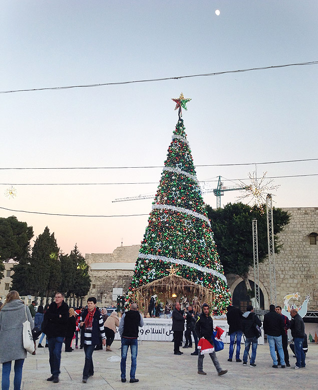 NATAL EM BELEM 2015 - Arvore de Natal na Praca da Manjedoura, em Belem, na Cisjordânia. Foto: Daniela Kresch/Folhapress ***DIREITOS RESERVADOS. NO PUBLICAR SEM AUTORIZAO DO DETENTOR DOS DIREITOS AUTORAIS E DE IMAGEM***
