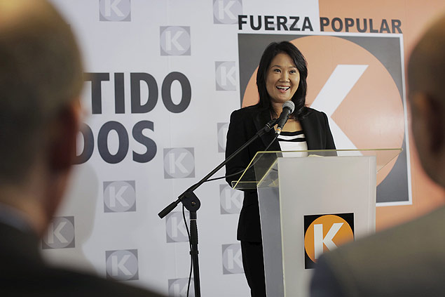 Peruvian presidential candidate Keiko Fujimori smiles during a news conference about next year's elections at her home in Lima, December 29, 2015. REUTERS/Janine Costa ORG XMIT: LIM106