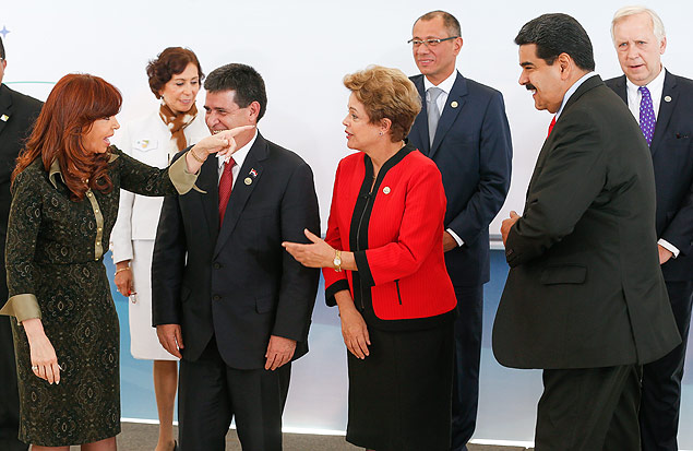 No primeiro plano: Cristina Kirchner, Horcio Cartes, Dilma Rousseff e Nicols Maduro, no Itamaraty