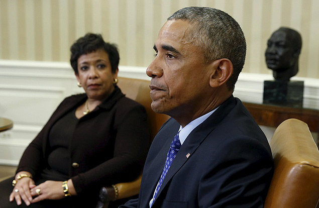O presidente dos EUA, Barack Obama, em reunio com a secretria de Justia do pas, Loretta Lynch 