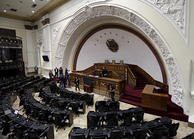 Plenrio da Assembleia Nacional fica vazio depois de boicote de chavistas e oposio  sesso desta tera