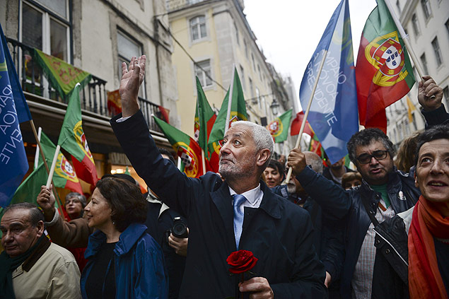 O ex-reitor da Universidade de Lisboa Antnio Sampaio da Nvoa faz campanha na capital portuguesa