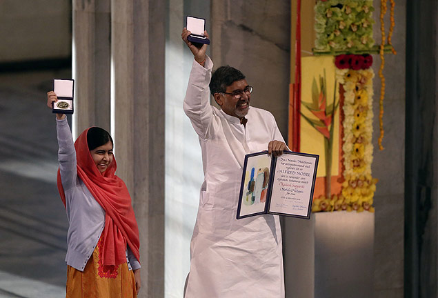 Kailash Satyarthi e Malala Yousafzai durante premiao do Nobel da Paz, em 2014