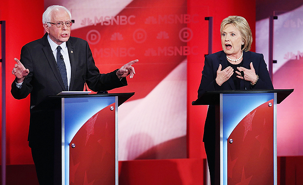 DURHAM, NH - FEBRUARY 04: Democratic presidential candidates former Secretary of State Hillary Clinton and U.S. Sen. Bernie Sanders (I-VT) during their MSNBC Democratic Candidates Debate at the University of New Hampshire on February 4, 2016 in Durham, New Hampshire. This is the final debate for the Democratic candidates before the New Hampshire primaries. Justin Sullivan/Getty Images/AFP == FOR NEWSPAPERS, INTERNET, TELCOS & TELEVISION USE ONLY ==
