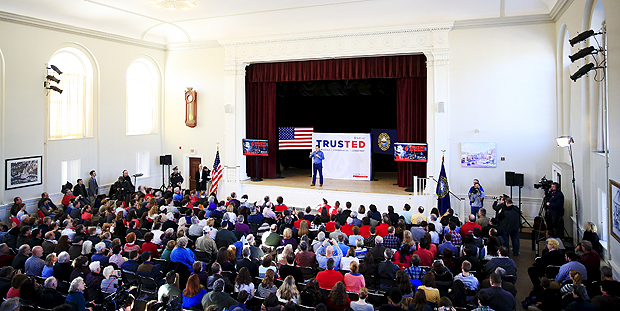 O pr-candidato republicano Ted Cruz faz evento de campanha em Peterbourough, no Estado de New Hampshire, que vota em eleies primrias