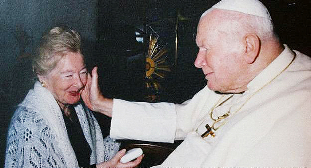 O papa Joo Paulo 2 no Vaticano com Anna-Teresa Tymieniecka