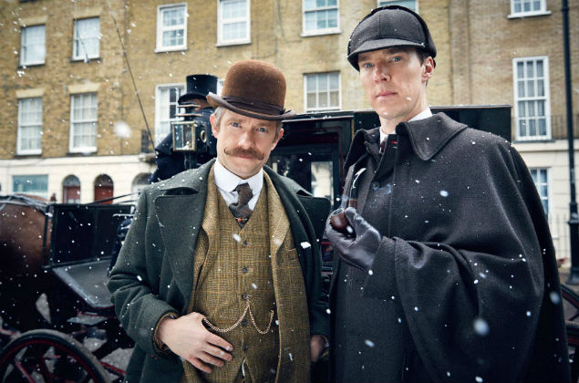 Martin Freeman e Benedict Cumberbatch em cena do especial "Sherlock Holmes: A Noiva Abominvel"
