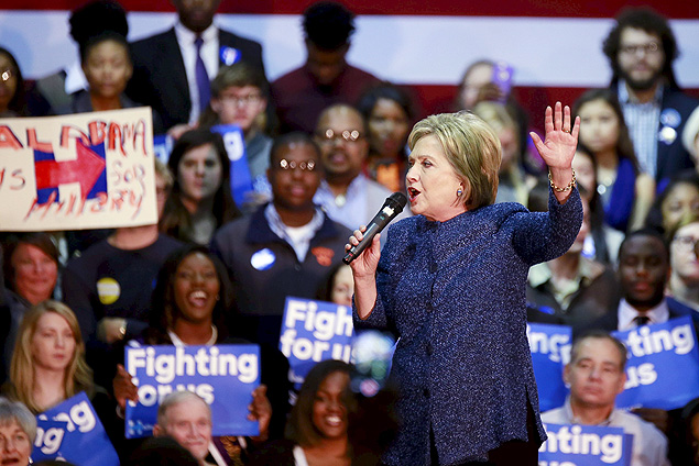 Com ajuda do eleitorado negro, pr-candidata democrata Hillary Clinton venceu na Carolina do Sul