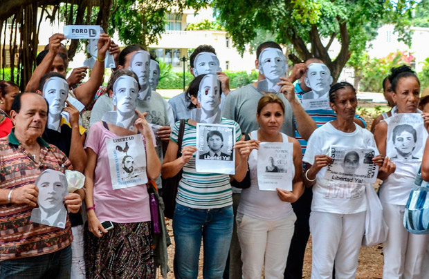 Dissentes do "Damas de Branco" protestam contra reabertura da embaixada dos EUA em Cuba