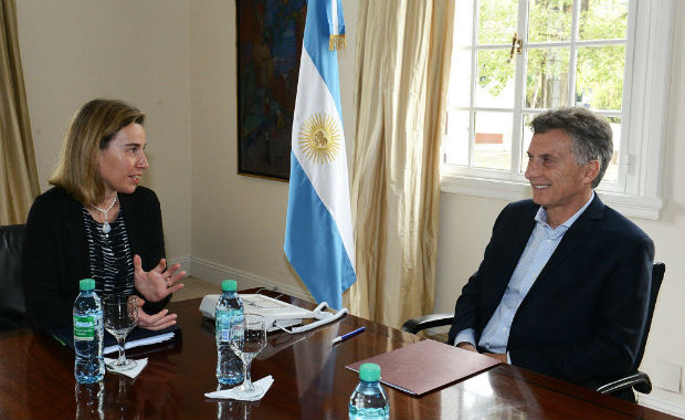 BUENOS AIRES, March 9, 2016 (Xinhua) -- Argentina's President Mauricio Macri (R) meets with the European Union High Representative for Foreign Affairs and Security Policy Federica Mogherini at the Olivos presidential residence in Buenos Aires, Argentina, on March 9, 2016. (Xinhua/Presidency/TELAM) (jg) (ah)