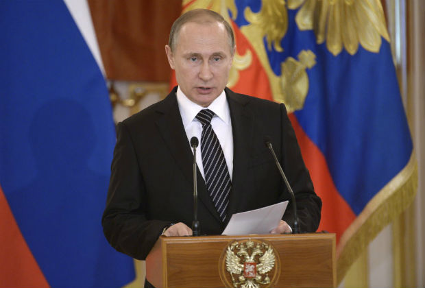 Russian President Vladimir Putin delivers a speech during an awarding ceremony for soldiers returning from Syria, at the Kremlin in Moscow, Russia, March 17, 2016. REUTERS/Alexei Nikolsky/Sputnik/Kremlin ATTENTION EDITORS - THIS IMAGE HAS BEEN SUPPLIED BY A THIRD PARTY. IT IS DISTRIBUTED, EXACTLY AS RECEIVED BY REUTERS, AS A SERVICE TO CLIENTS. ORG XMIT: MOS03
