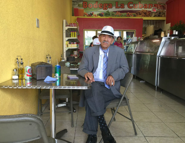 O cubano Orlando Felix Mena, 78, em Hialeah, Florida, espera a reabertura para voltar a ilha. Foto:Thais Bilenky/Folhapress ***DIREITOS RESERVADOS. NO PUBLICAR SEM AUTORIZAO DO DETENTOR DOS DIREITOS AUTORAIS E DE IMAGEM***