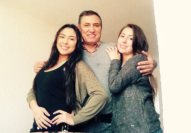 Colombiano Jhon Jairo Valderrama e as filhas Laura (esq.) e Tatiana em foto de arquivo pessoal