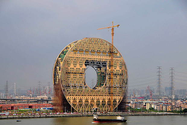 Edifcio comercial lanado em 2013, na cidade de Guangzhou