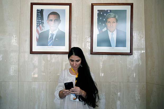 A blogueira Yoani Snchez deixa a reunio com o presidente dos EUA, Barack Obama, em Havana