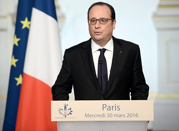 Presidente franc�s, Fran�ois Hollande, em entrevista no pal�cio presidencial do Eliseu em mar�o de 2016