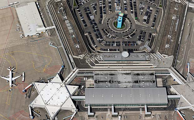 An aerial picture shows the Konrad Adenauer airport of Cologne-Bonn near the North Rhine-Westphalian city of Cologne, Germany, in this file picture taken May 6, 2015. Islamic State posted pictures on the Internet calling on German Muslims to carry out Brussels-style attacks in Germany, singling out Chancellor Angela Merkel's offices and the Cologne-Bonn airport as targets, the SITE intelligence group reported. REUTERS/Wolfgang Rattay/Files ORG XMIT: SIN65