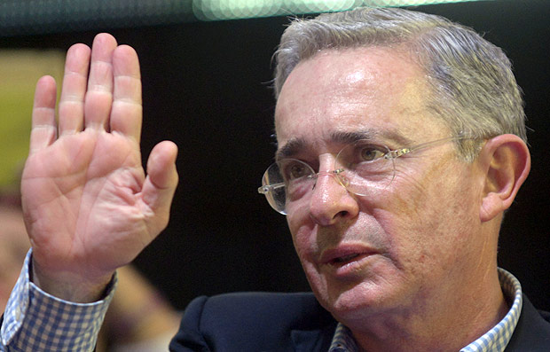 O ex-presidente e agora senador colombiano lvaro Uribe, durante campanha para eleies de 2014