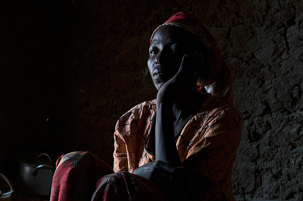 Rahila Amos, que foi sequestrada pelo Boko Haram e forada a ter aulas de como realizar atentados 