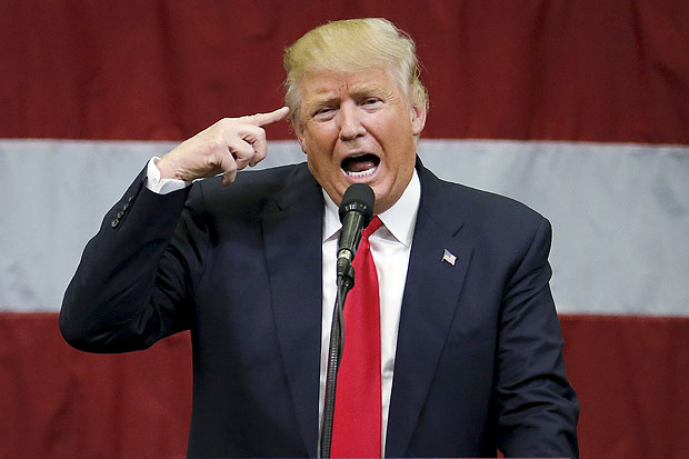 O pr-candidato republicano Donald Trump durante evento de campanha em Nova York, em 12 de abril
