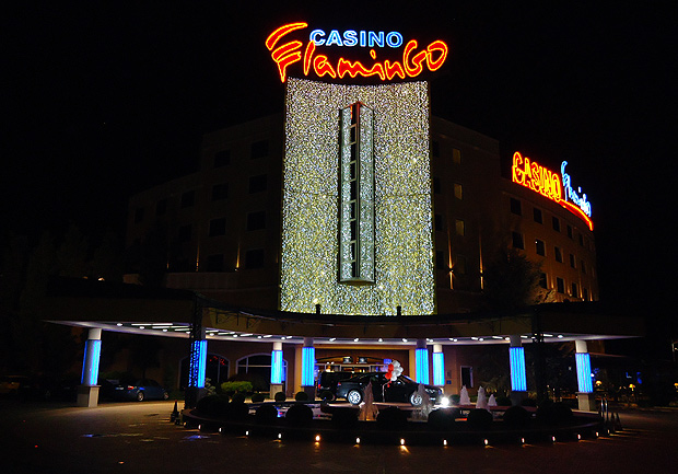 O Casino Flamingo, atrao turstica de Gevgelija, na Macednia, fica a 2,5 km do campo de Idomeni