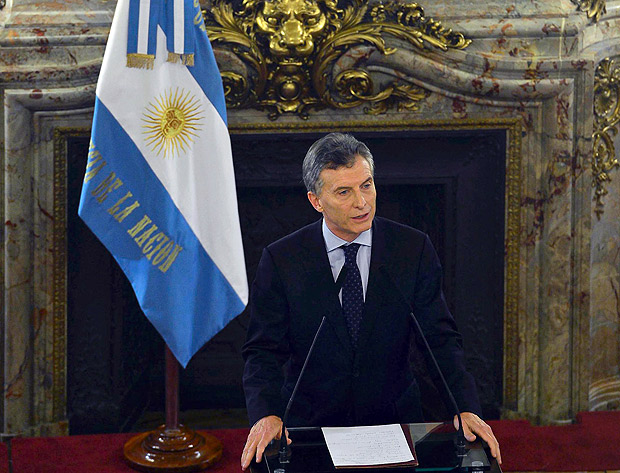 Photo released by the Argentine Presidency of Argentine President Mauricio Macri as he delivers a speech in Buenos Aires on May 9, 2016. Businessmen of Argentina signed Monday an agreement with the government to maintain their staff for 90 days, as an anti-dismissal bill is discussed in the Congress. / AFP PHOTO / Argentinian Presidency / STR / RESTRICTED TO EDITORIAL USE - MANDATORY CREDIT "AFP PHOTO / ARGENTINE PRESIDENCY" - NO MARKETING NO ADVERTISING CAMPAIGNS - DISTRIBUTED AS A SERVICE TO CLIENTS