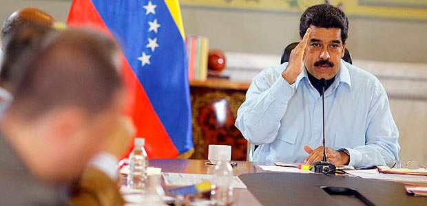 O presidente da Venezuela, Nicols Maduro, discursa durante reunio de ministros na sede do governo