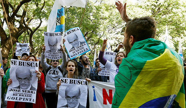 Manifestantes protestam em Buenos Aires contra visita do ministro Jos Serra  Argentina