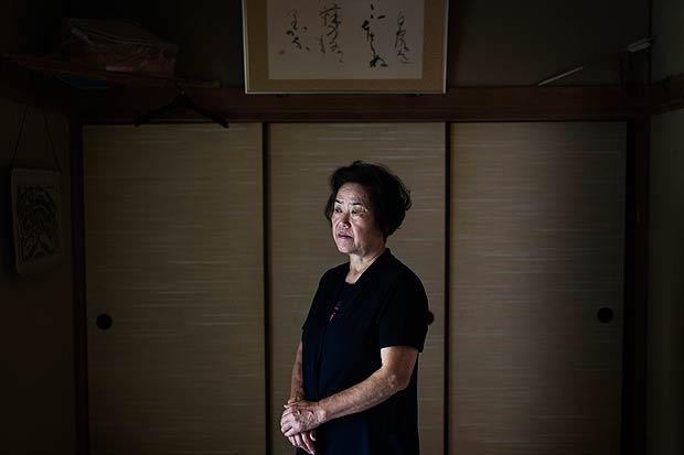 Miyako Jodai, 76, sobrevivente do ataque nuclear dos EUA contra Nagasaki, Japo, em 1945