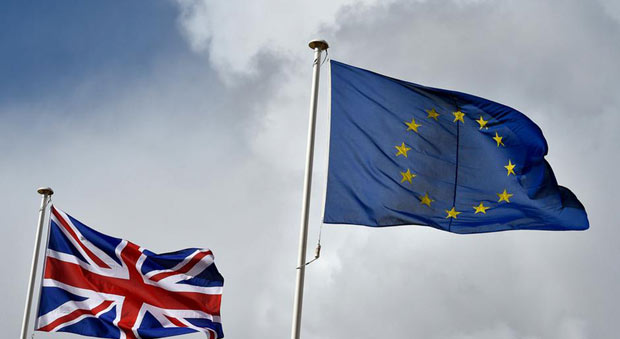 Bandeiras do Reino Unido e da Unio Europeia