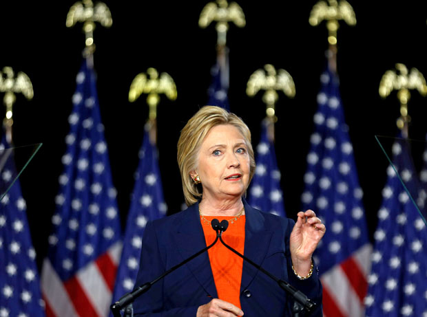 A pr-candidata democrata Hillary Clinton discursa em San Diego, na Califrnia, no dia 2 de junho