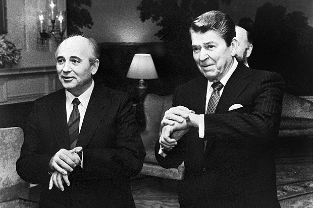 Gorbachev ainda é odiado na Rússia 25 anos após queda da União Soviética -  06/06/2016 - Mundo - Folha de S.Paulo