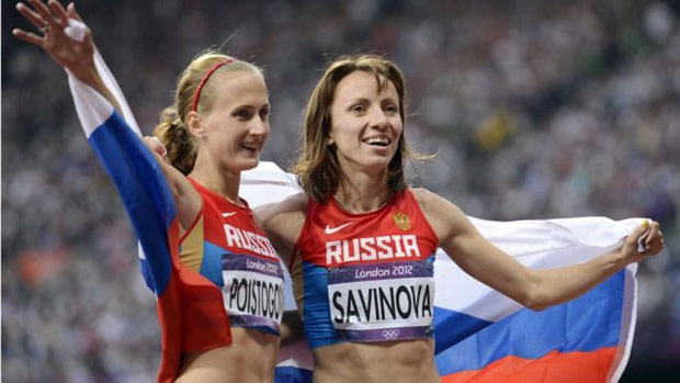 Mariya Savinova (dir.) venceu os 800m rasos em 2012 e Ekaterina Poistogova ficou em 3: ambas foram acusadas de doping