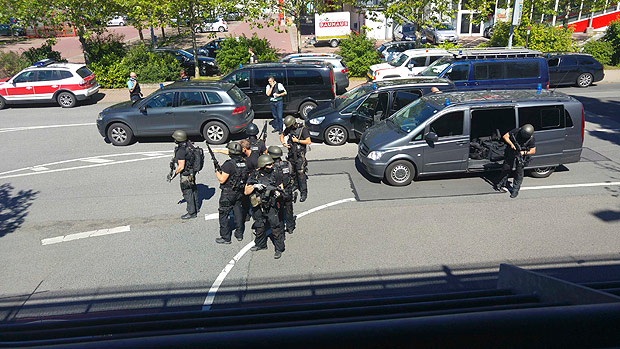 Polcia alem investiga ataque de homem armado em cinema na cidade de Viernheim
