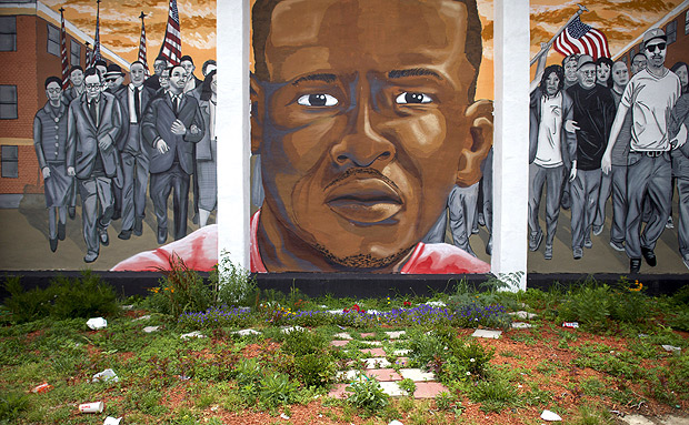 Mural grafitado em Baltimore mostra representao de Freddie Gray, morto aps ser preso em abril de 2015