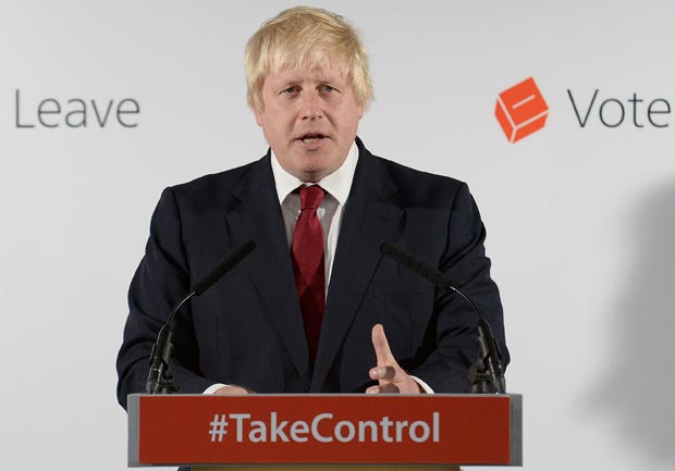 Former London Mayor, and "Vote Leave" campaigner Boris Johnson speaks during a press conference in central London on June 24, 2016. Boris Johnson, who spearheaded the successful campaign for Britain to leave the European Union, said Friday there was no need to rush the process of pulling out of the bloc. / AFP PHOTO / POOL / Stefan Rousseau