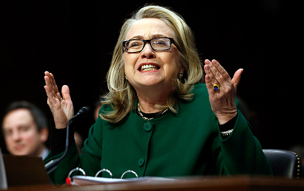 A ento secretria de Estado dos EUA Hillary Clinton durante depoimento sobre Benghazi, em 2013